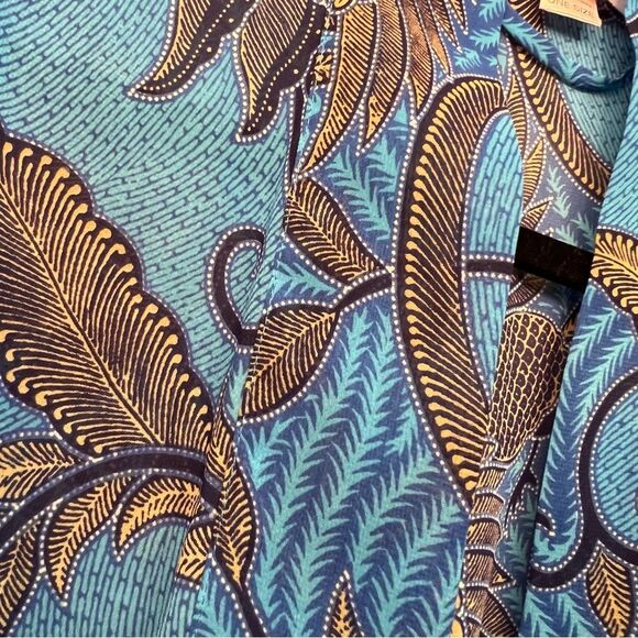 Victoria’s Secret sheer robe with pockets! - Picture 3 of 7